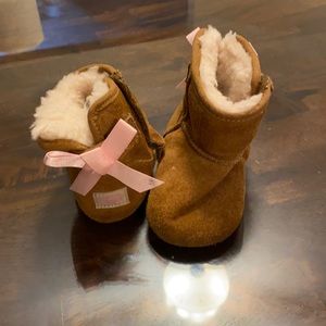 Baby UGG Jesse Bow Boot Size 4-5